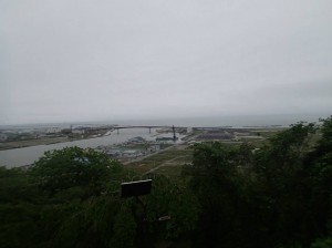 山頂より町を見下ろした景色