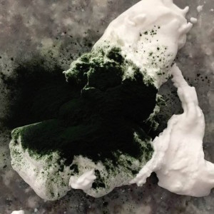 緑は白玉粉に抹茶パウダー