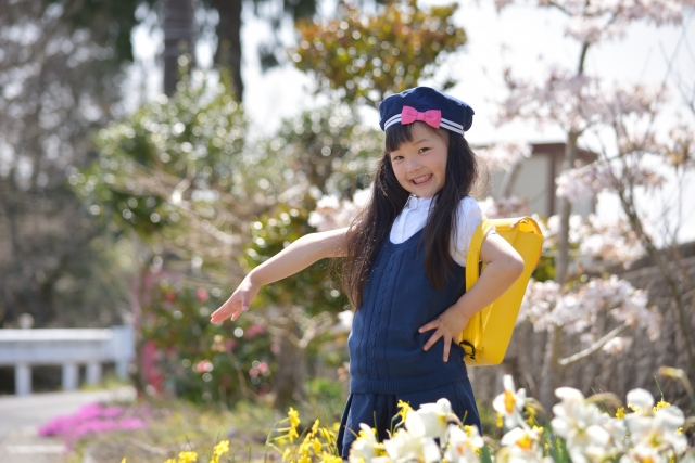 お花畑にいる女の子