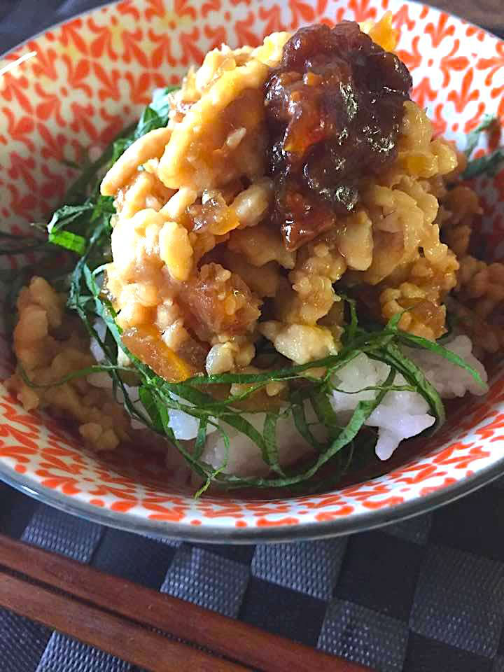 鶏ミンチ味噌だれご飯