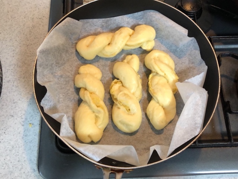 膨らんだツイスト生地