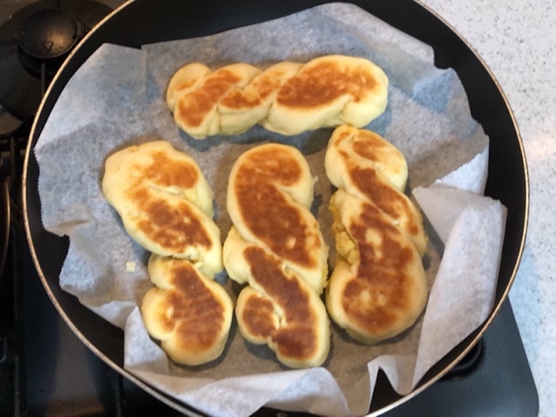 焼き目の入ったツイスト生地